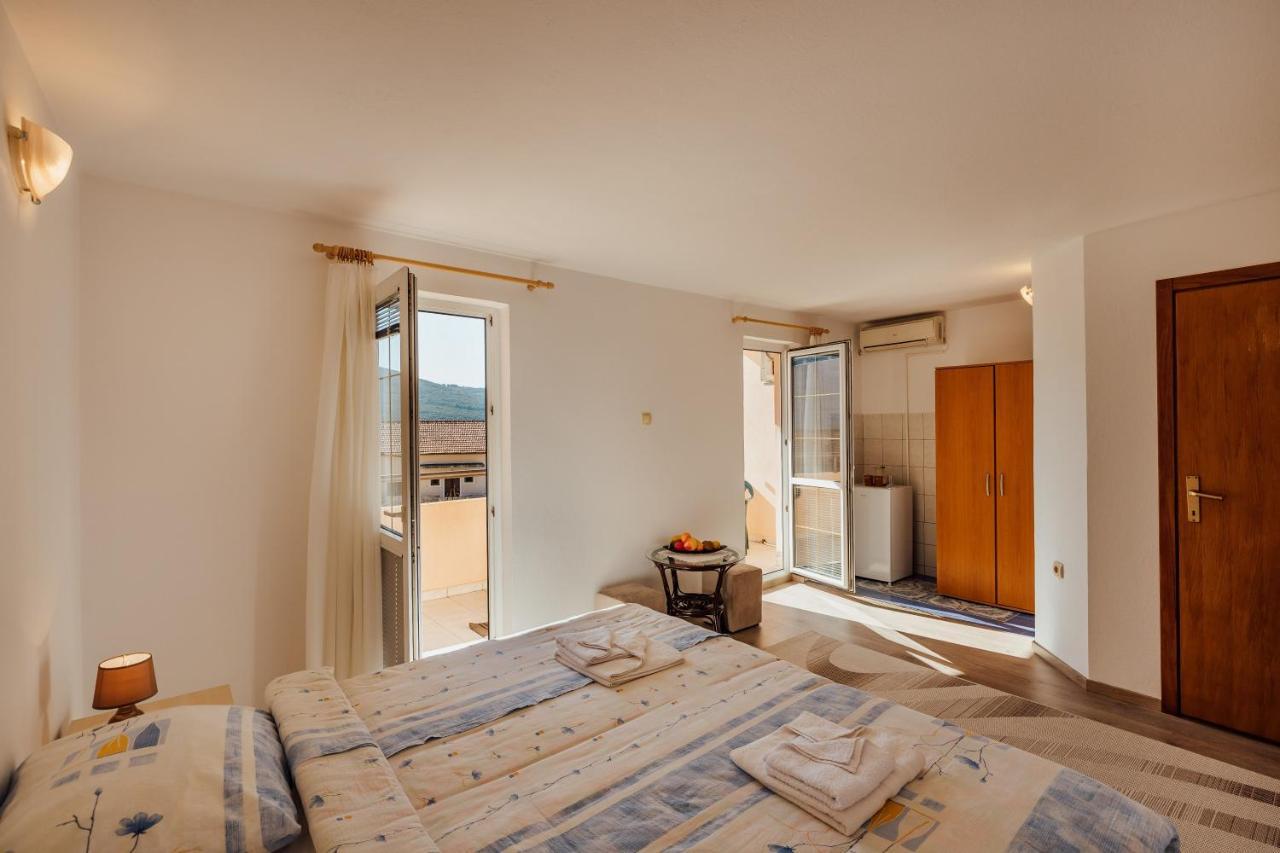 Apartmani Mara Kumbor Exteriér fotografie